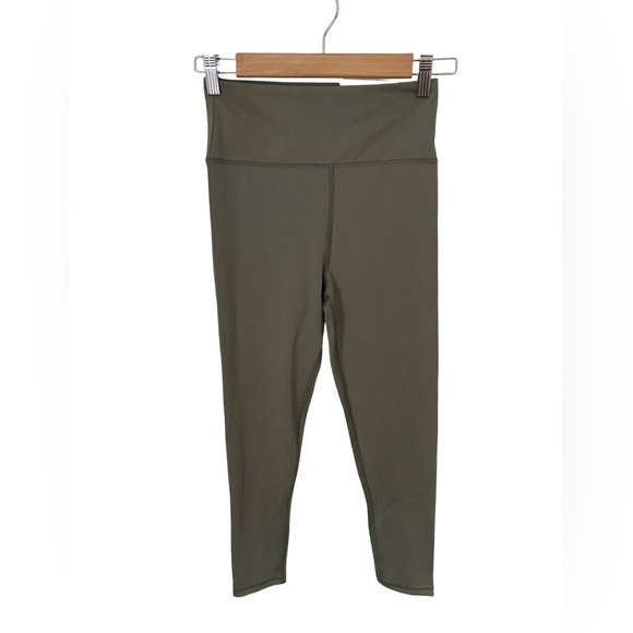 American Eagle Outfitters Pants - American Eagle The Lightweight Everything 7/8 Length Legging NWT Size M